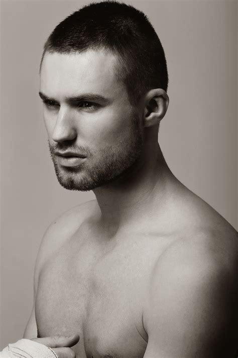 Men’s guide: How to prevent gym injuries & optimize lifting form for strength gains?