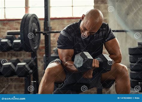Strong Man Lifting Weight at Gym Stock Photo - Image of crossfit ...