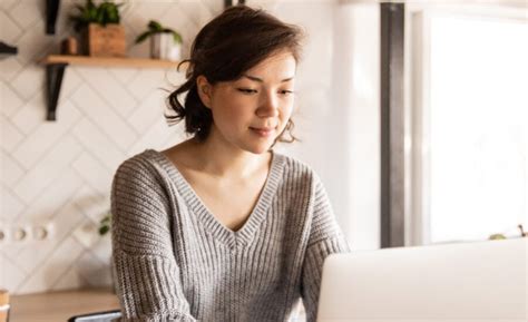 How should men prioritize debt repayment vs. investing?