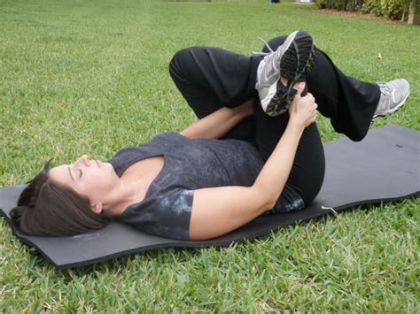 Stretching Exercises: The Piriformis Stretch - CalorieBee