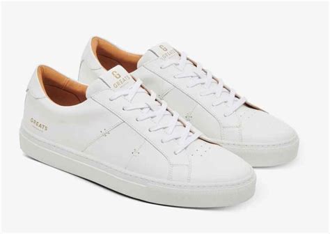 18 Best Minimalist Sneakers for Men 2025 (The Ultimate Guide)