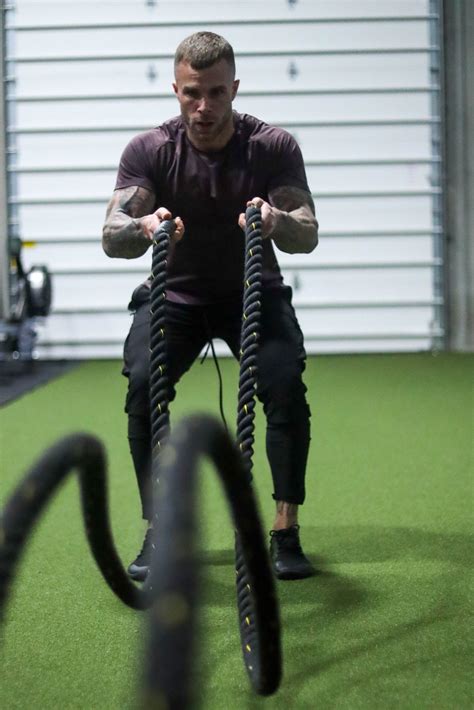 How can busy men effectively build muscle & burn fat with limited time?