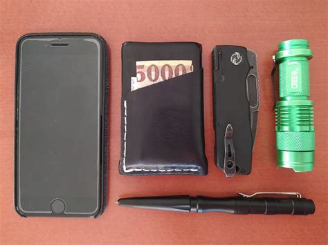 Slim EDC Leather Wallet - No Special Tools : 6 Steps (with Pictures ...