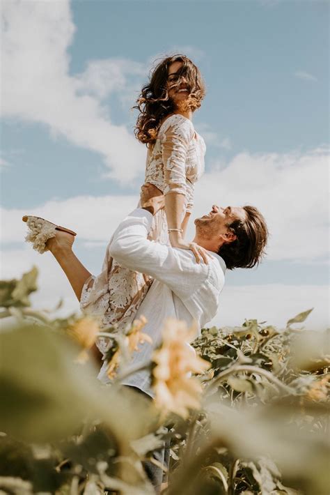 Gorgeous wedding poses! #weddingposes | Couple photography poses ...