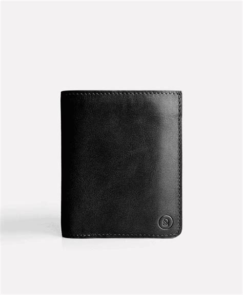 What EDC gear offers maximum utility, durability, and value for men?