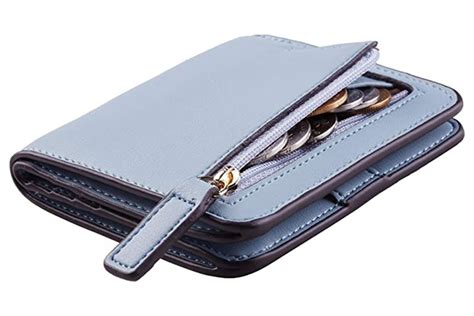 This RFID-blocking Wallet Is Perfect for Travel