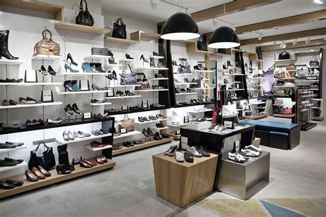 Tips of running a shoe store and win success