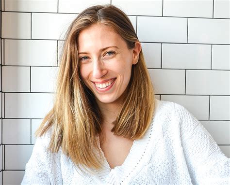 The 7 Best Healthy Snacks for Work According To A Nutritionist