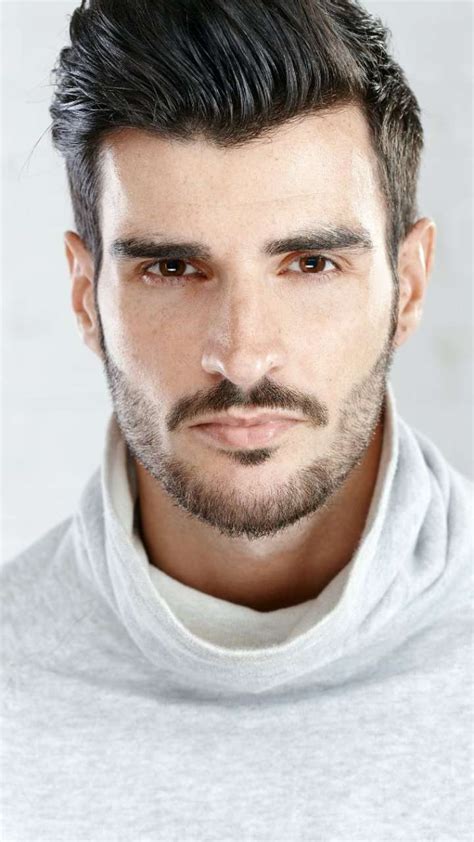 Men Skincare Tips: Should Men Use Moisturiser Daily On Face?