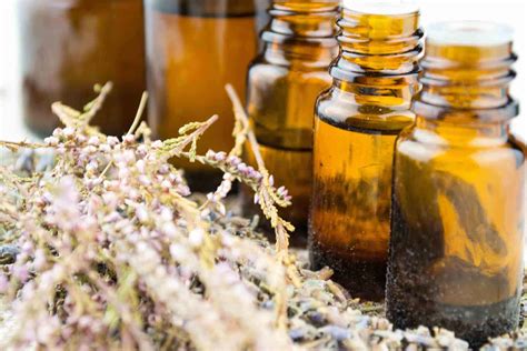 What essential men’s style pieces bridge boardroom confidence & weekend ease?