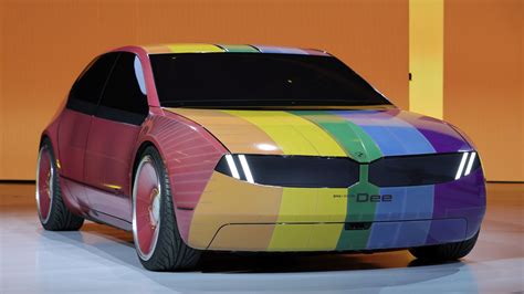 BMW’s color-changing concept car in action | ResetEra