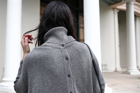 How to build a versatile wardrobe that elevates both professional & casual style?