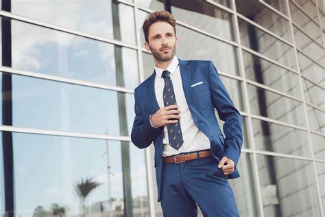 When is it truly acceptable for a man to wear a tie without a jacket?