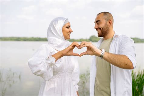 [100+] Muslim Couple Wallpapers | Wallpapers.com