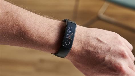 Fitness Tracker That's Flat On Wrist - Wearable Fitness Trackers