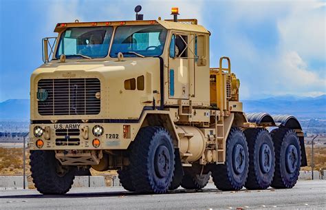 OSHKOSH (Heavy Equipment Transporter) HET M1070A1 U.S. Arm… | Flickr