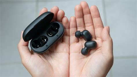 Best Sport Earbuds 2021 Walk Down The Street And You're Virtually ...