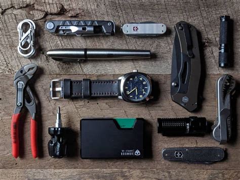 What Are EDC Essentials – The Must Have List For Everyday Carry