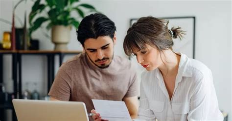 5 Ways To Manage Your Finances As A Couple