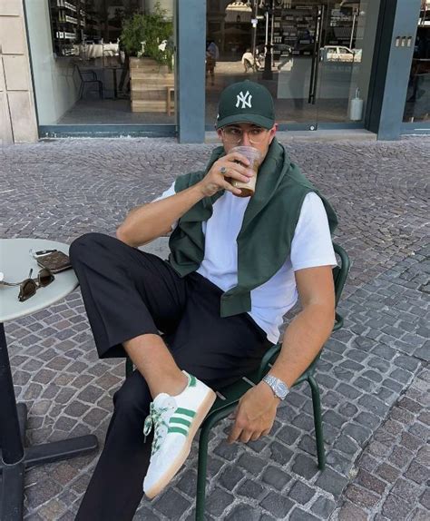 Beyond the gym: What smart casual men’s style works for dates & meetings?