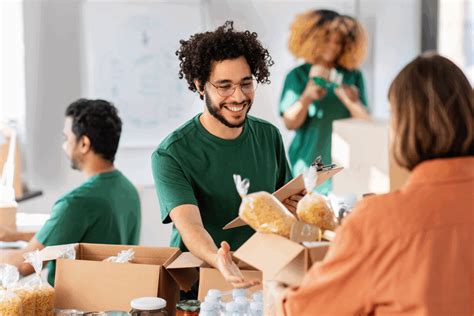 How can men effectively lose stubborn belly fat and build visible abs?