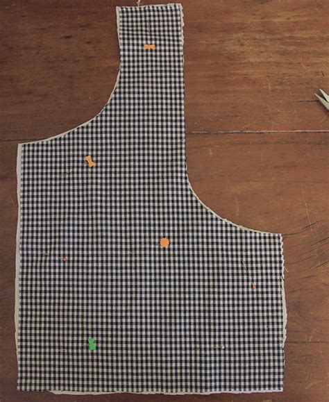 How to dress smart casual for career advancement?