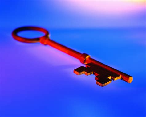 What key style upgrades elevate men’s basic daily outfits from casual to sharp?