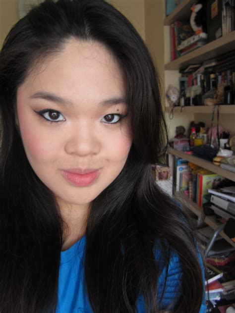 The Blackmentos Beauty Box: FOTD: Glowy brown and shimmery navy winged ...