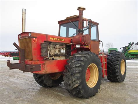 Fiche Technique Versatile 850 (1973-1977)