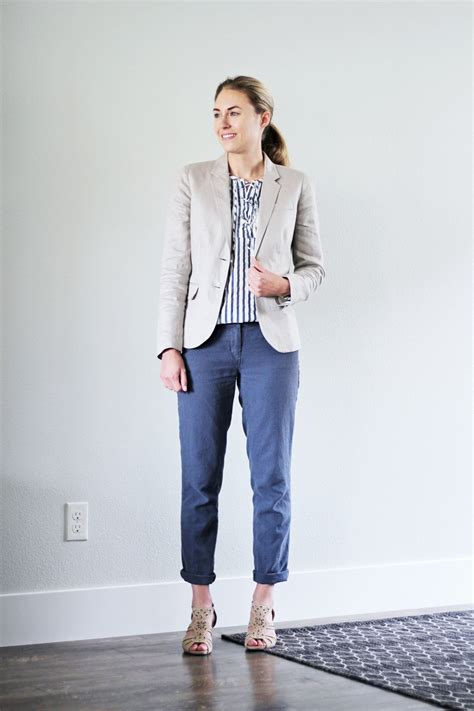 How to Dress Smart Casual in the Summer (+ 16 Outfit Ideas!)