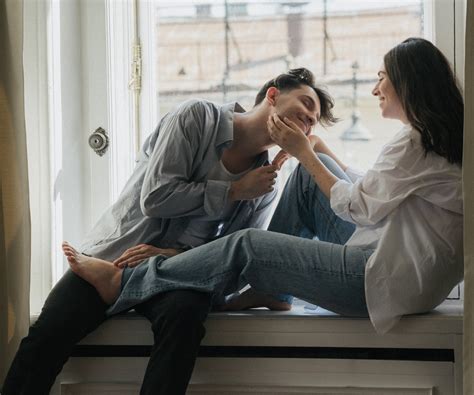 How do successful men maintain relationship spark amidst demanding careers?