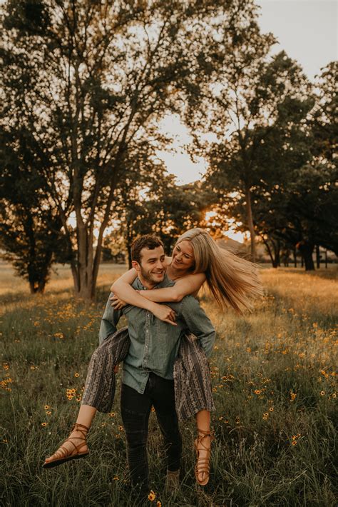 Couples Photography | Sunset | Photo poses for couples, Couples poses ...