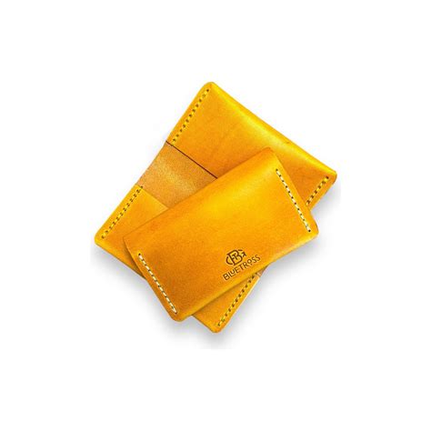 For a minimalist wallet, do you prioritize slimness or quick access to cards more?