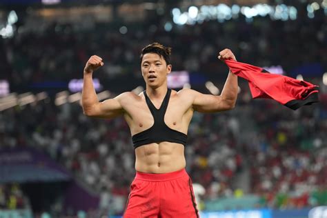 Why Do Men's Football Players Wear Sports Bras? | POPSUGAR Fitness UK
