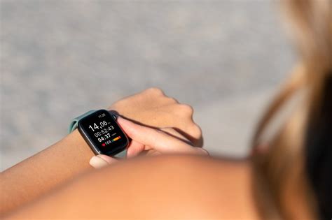 Smartwatch Fitness Tracker App Development: Features and Costs (2022)