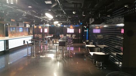 What 3 style essentials instantly upgrade a busy man’s business casual wardrobe?