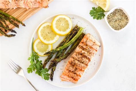 Easy Grilled Salmon - Less than 10 mins - Ketofocus