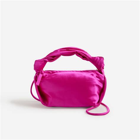 5 Versatile Bags That Go With Every Type of Outfit | Who What Wear