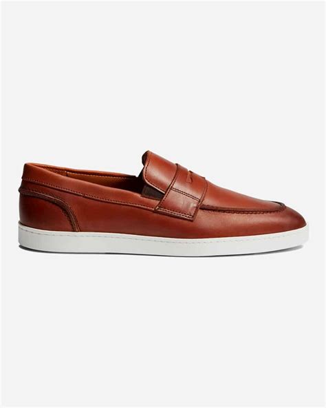 15 Most Comfortable Shoes For Men (Which Aren't Ugly)
