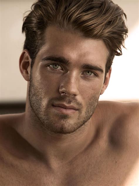 L'imagerie des adultes | Beautiful men faces, Male face, Beautiful men