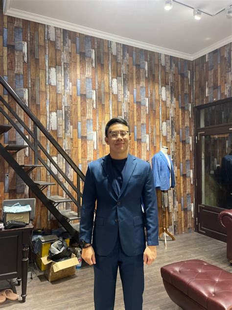 This gentleman looks prestigious in a basic navy suit - Tailor Bros