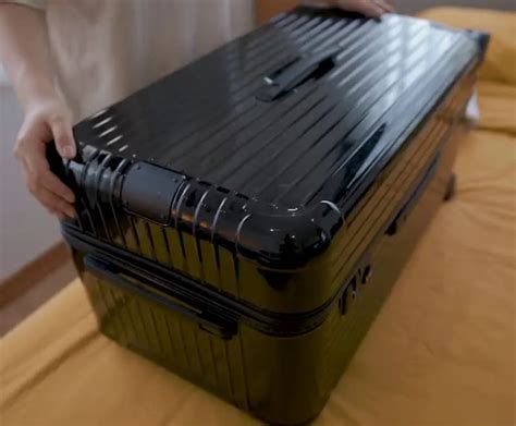 7 Tips for Checking Your Trunk on a Plane: A Comprehensive Guide ...