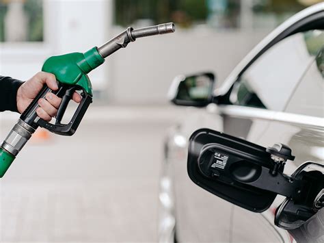 What Are The Advantages of Gasoline Cars? | Cizgi Rent a Car