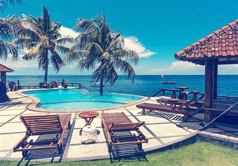 Best tech organizer gear for men to streamline EDC for work and travel?