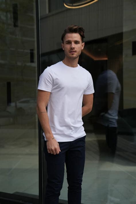 Smart Casual Men's Style Guide - Robert Barakett