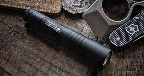 Why You Should Always Include a Flashlight in Your Everyday Carry