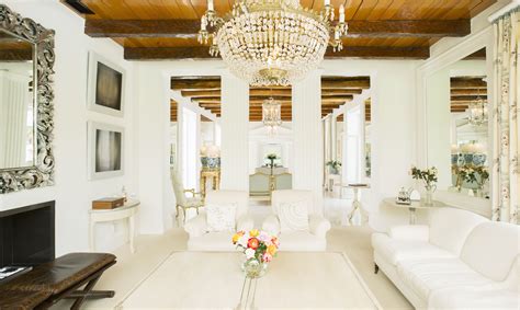 Formal Style Decorating for an Elegant Home