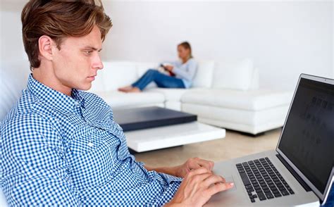 Actionable ways men balance career ambition with strong relationship growth?