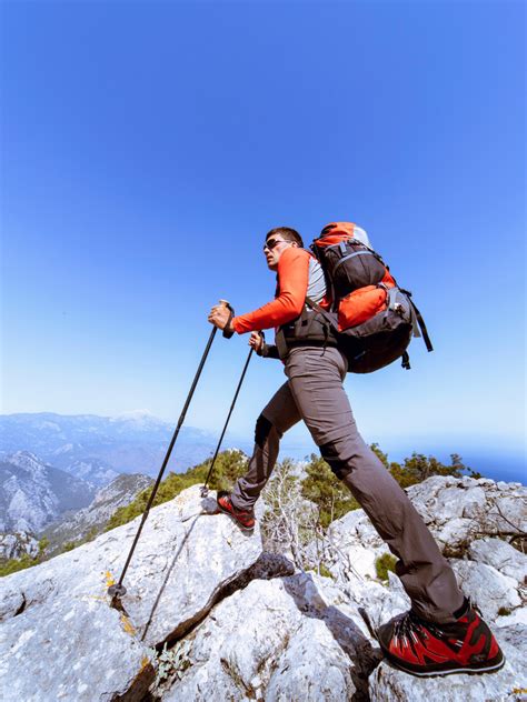 Hiking Outfit for Men: Essentials Guide and Our Favorites for Every ...