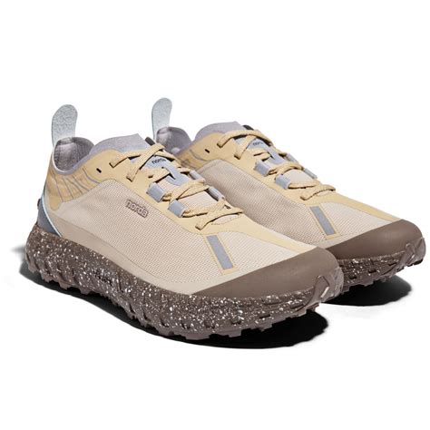 10 of the Very Best Running Shoes on the Market Now - CB